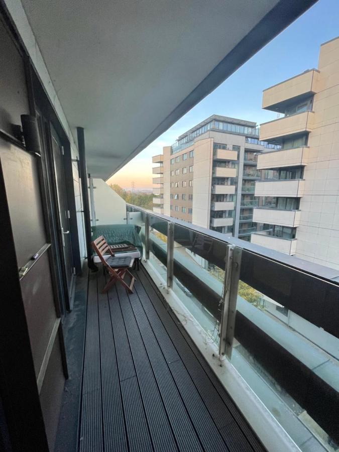 Amazing Apartment Moments Away From The Heart Of Londra Exterior foto